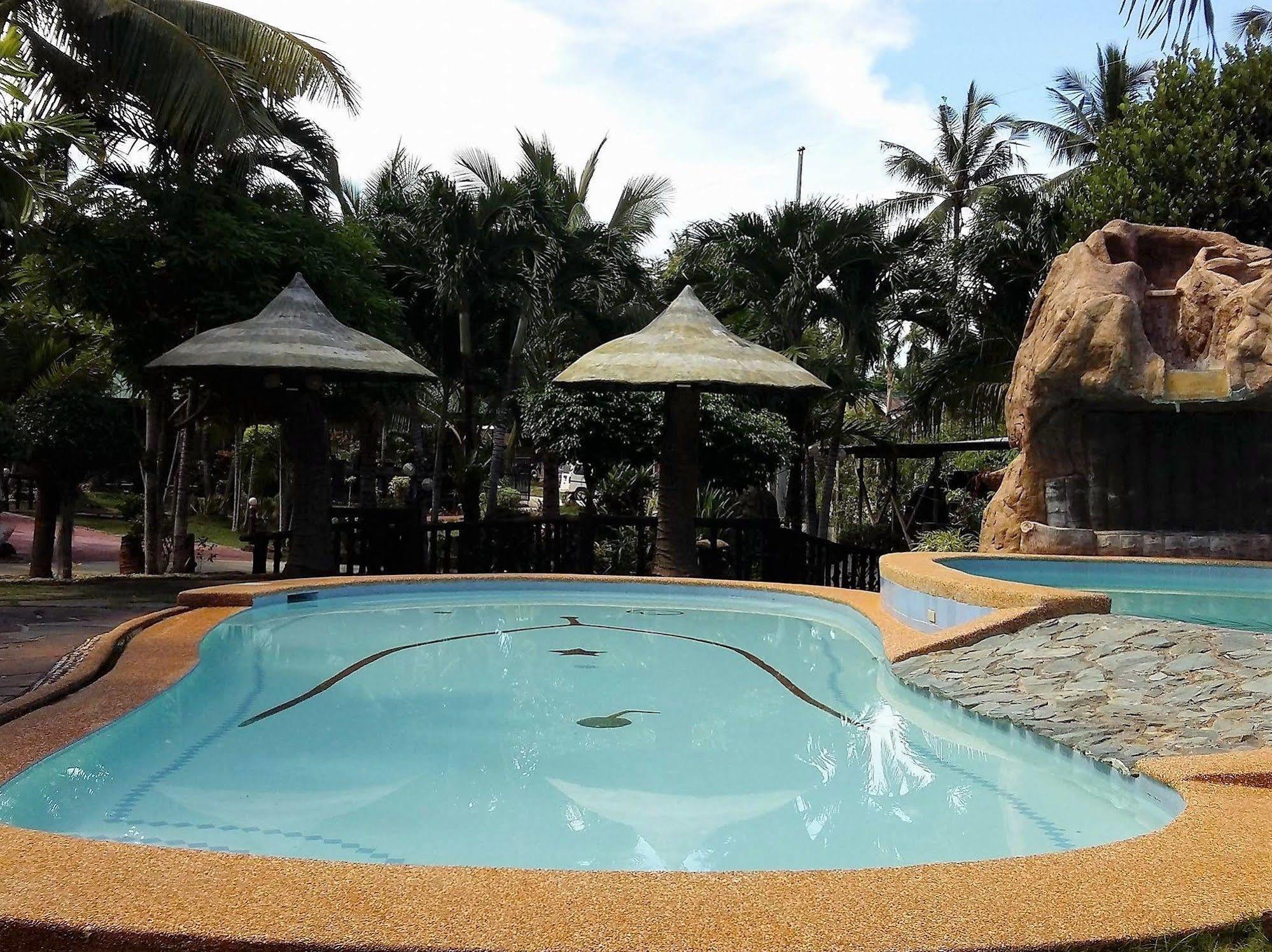Coco Grove Nature Resort y Spa Cebú Exterior foto